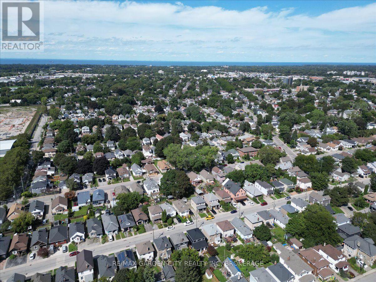 70 LOWELL AVENUE - 39