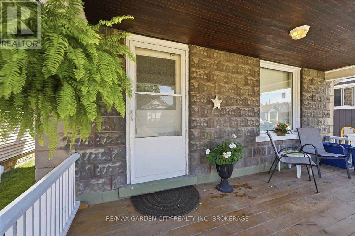 70 LOWELL AVENUE, St. Catharines (Downtown) — photo 4