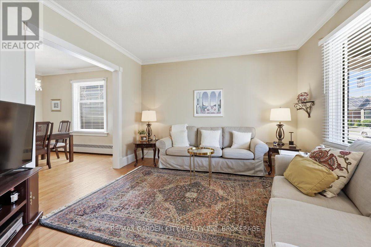 70 LOWELL AVENUE, St. Catharines (Downtown) — photo 7