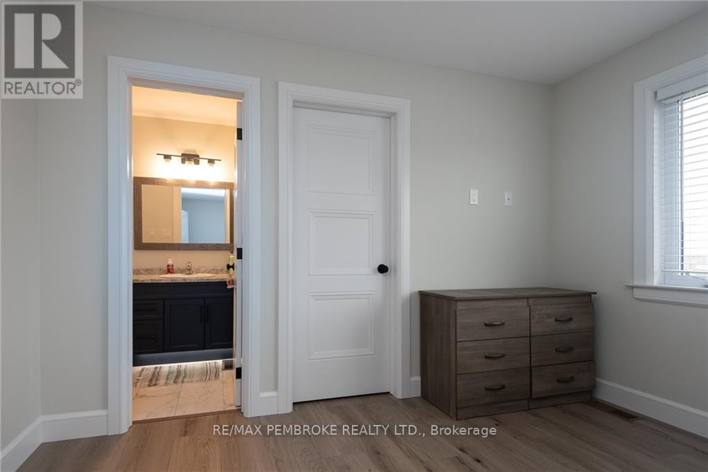 3 Bed, 3 Bath House for Sale in Petawawa – 109 CHAD STREET, Petawawa – MLS# X13771212 - Image 19