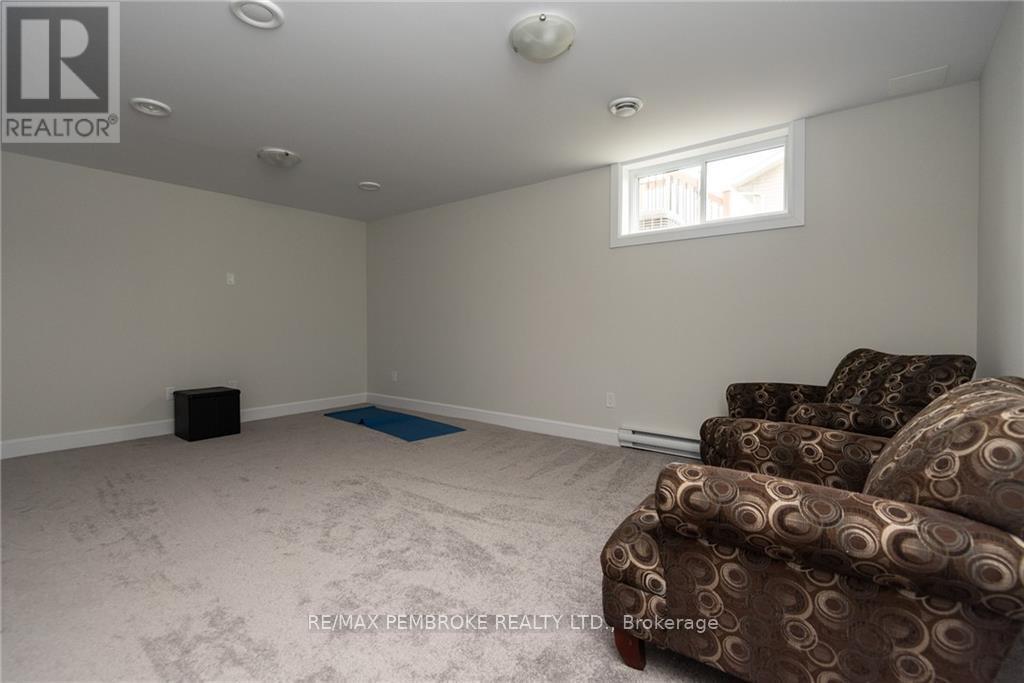 3 Bed, 3 Bath House for Sale in Petawawa – 109 CHAD STREET, Petawawa – MLS# X13771212 - Image 26