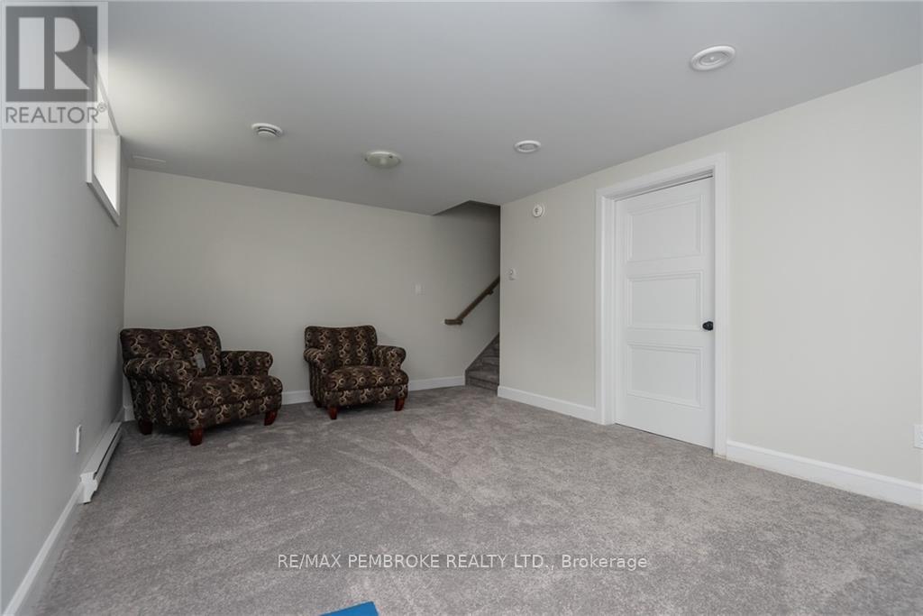 3 Bed, 3 Bath House for Sale in Petawawa – 109 CHAD STREET, Petawawa – MLS# X13771212 - Image 27