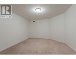 Kitchen - 302 - 25 George Street, Toronto, ON M5A4L8 Photo 7