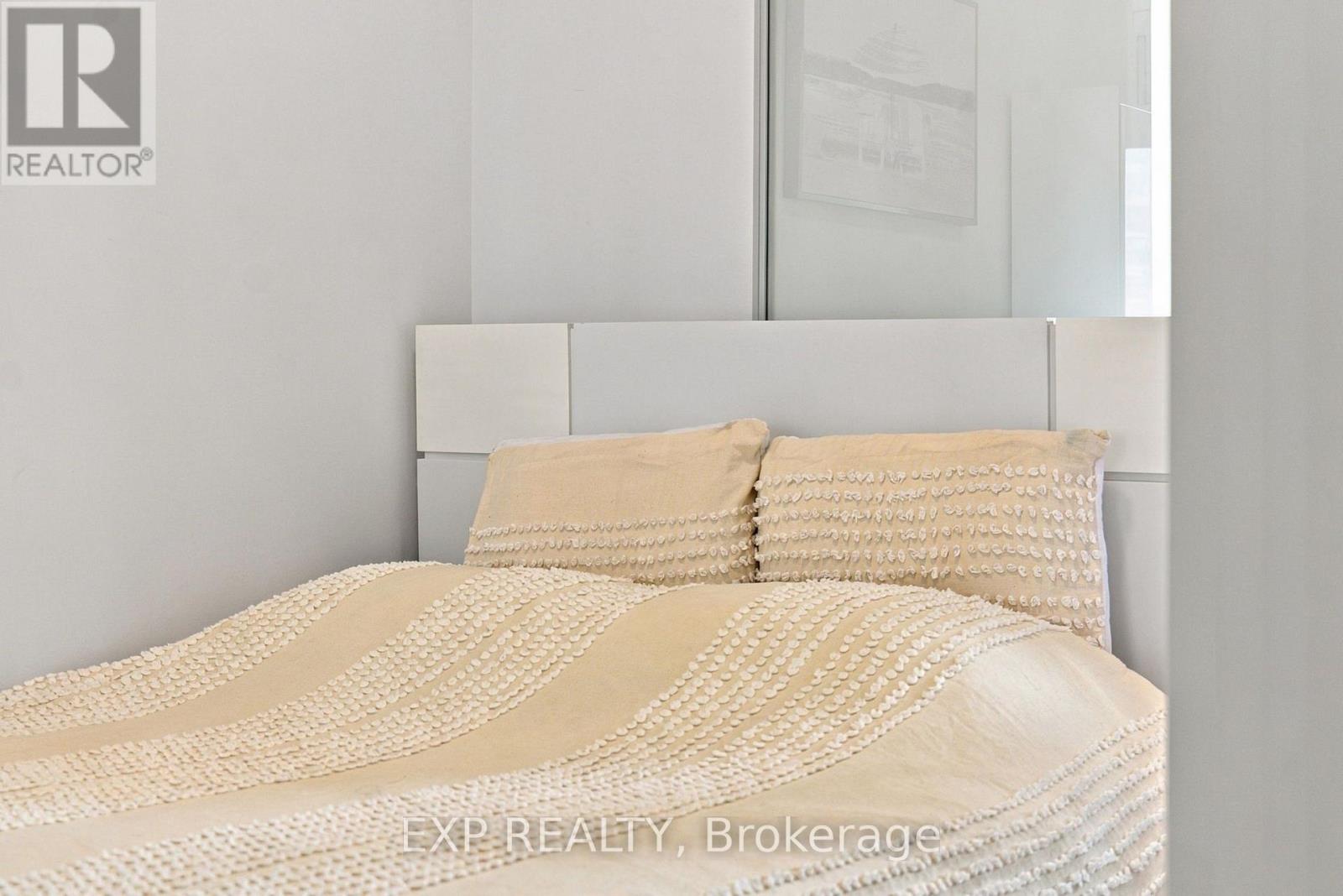 #1804 14 YORK STREET - 23