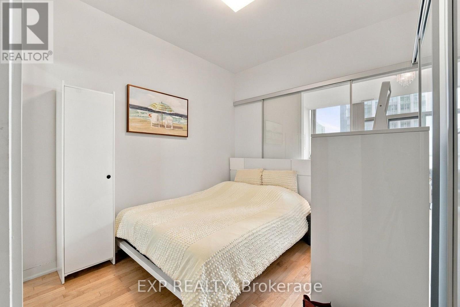 #1804 14 YORK STREET - 4