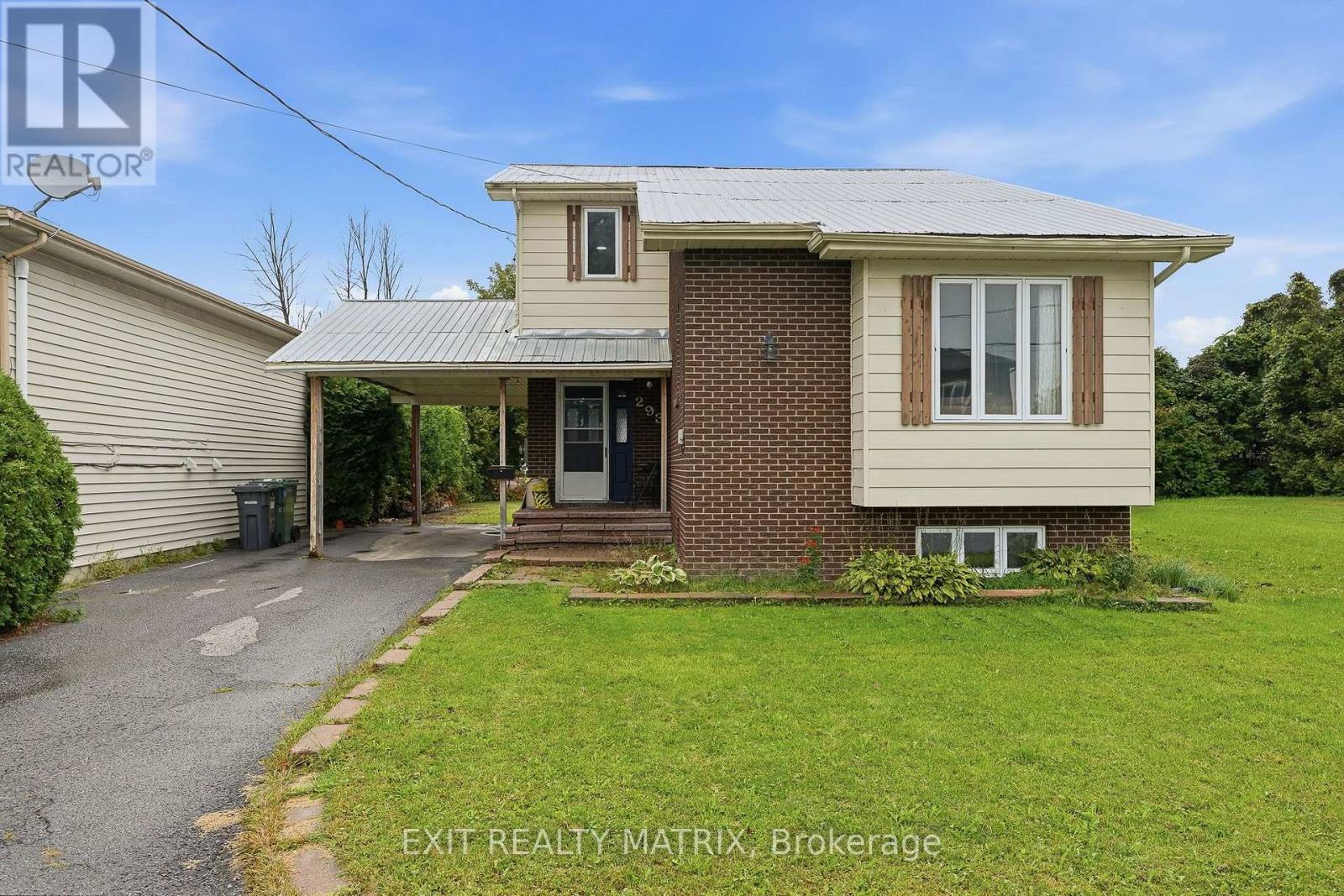293 KITCHENER STREET, Hawkesbury
