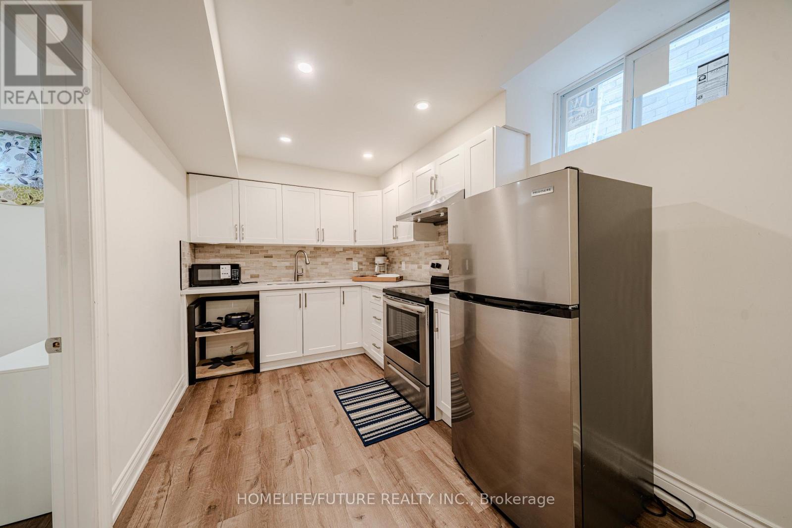 1515 DUSTY DRIVE - 22