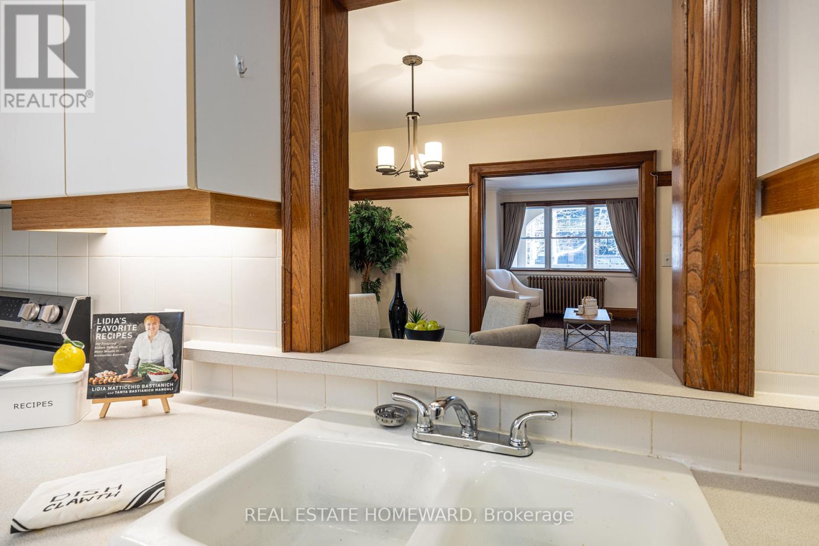 #MAIN 52 WINEVA AVENUE - 12