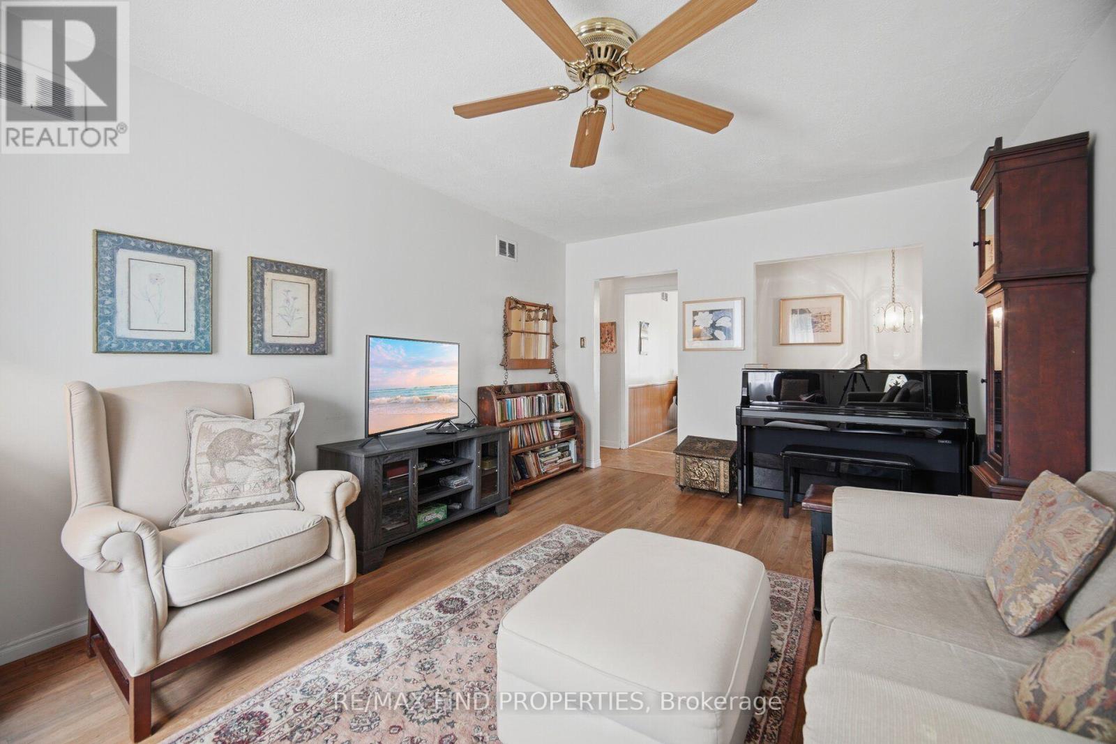 36 PINEGROVE AVENUE - 8