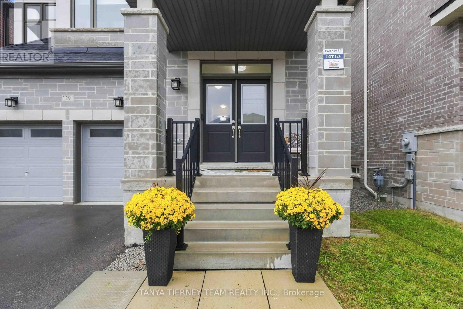 29 VICKERY STREET, Whitby — photo 4