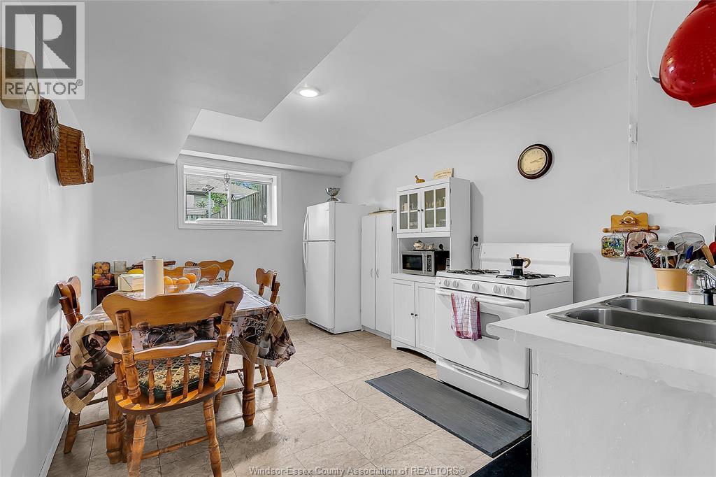 496 MERRILL AVENUE - 16