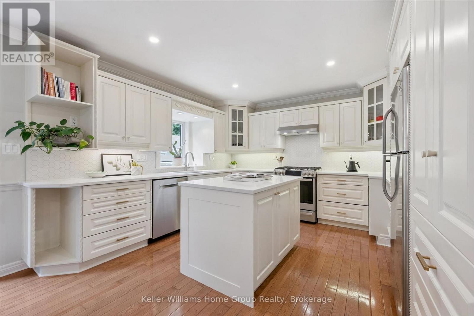 85 BAILEY AVENUE - 12