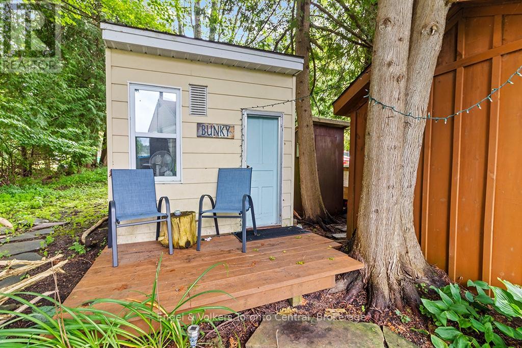 109 LAKEVIEW ROAD - 36