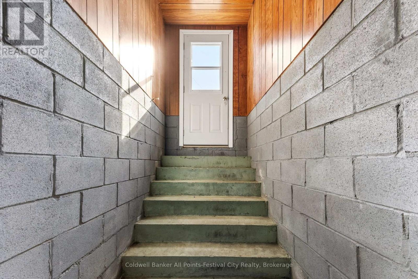 79324 BLUEWATER HIGHWAY - Image 31