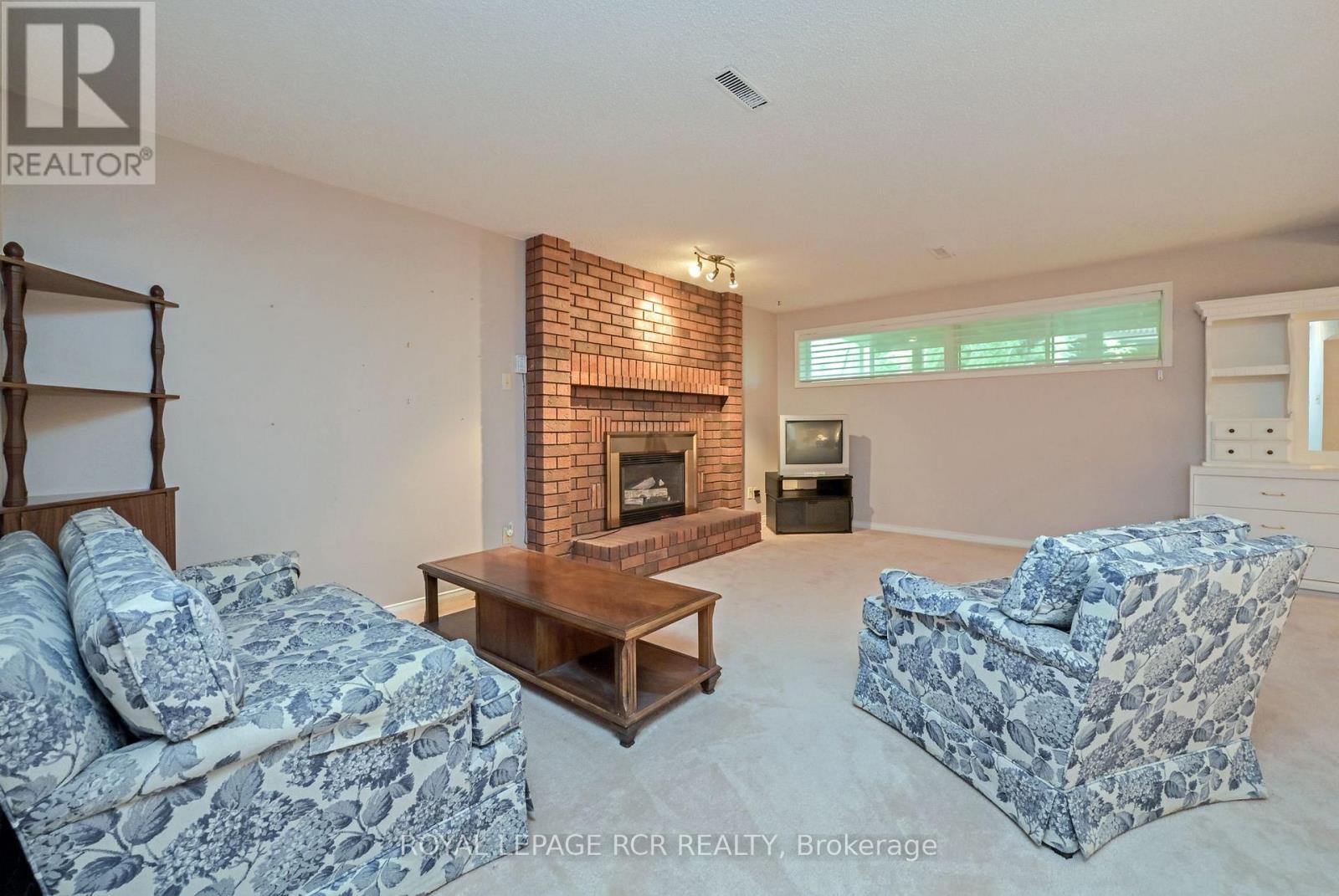 7 DELL ARBOR CRESCENT - 19