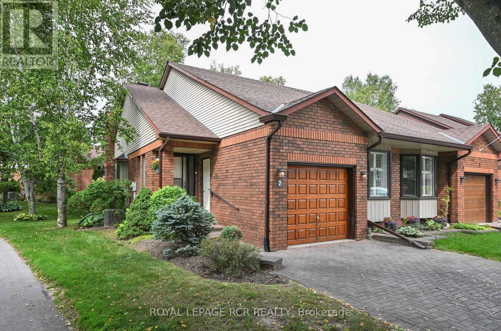7 DELL ARBOR CRESCENT - 2