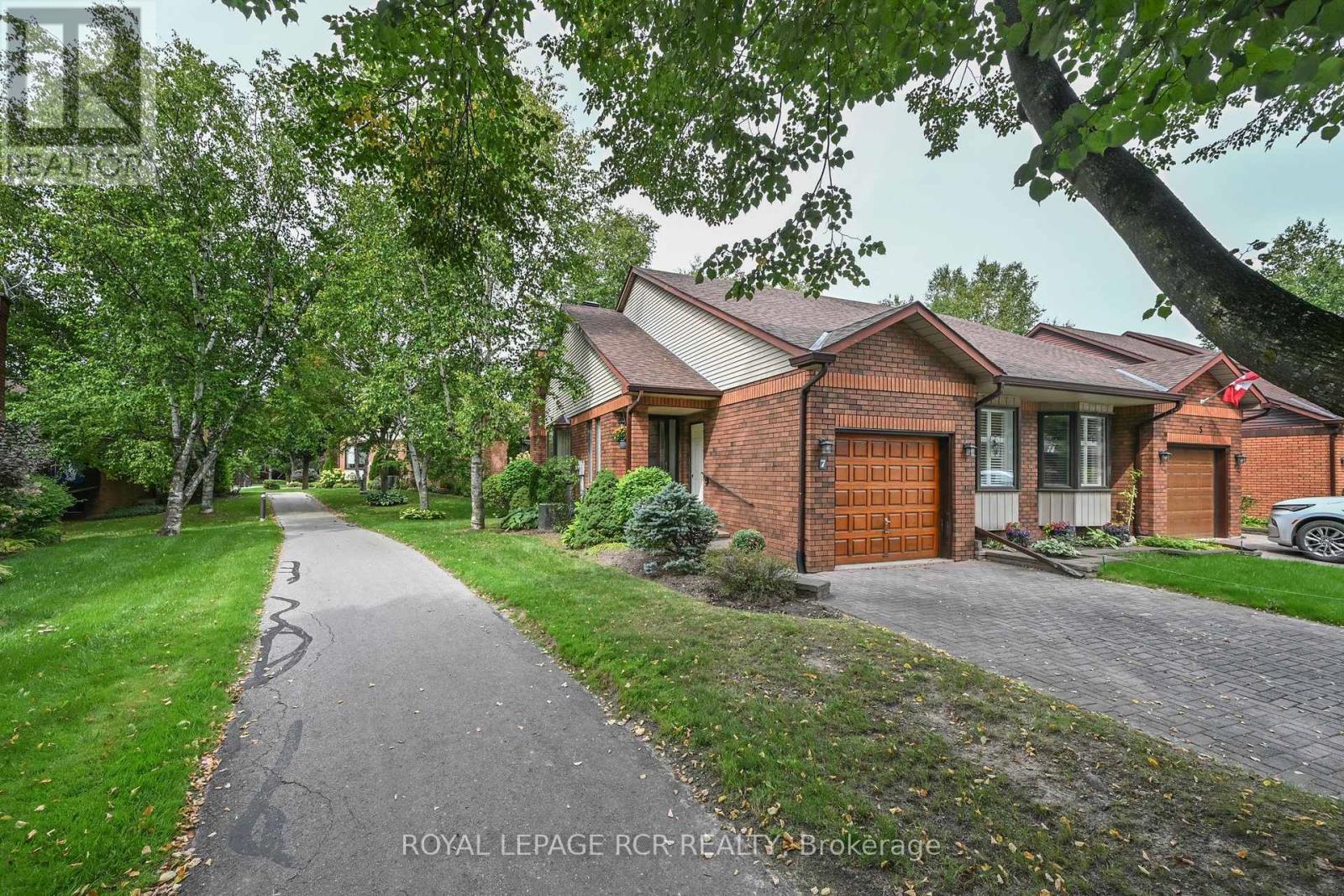 7 DELL ARBOR CRESCENT - 30