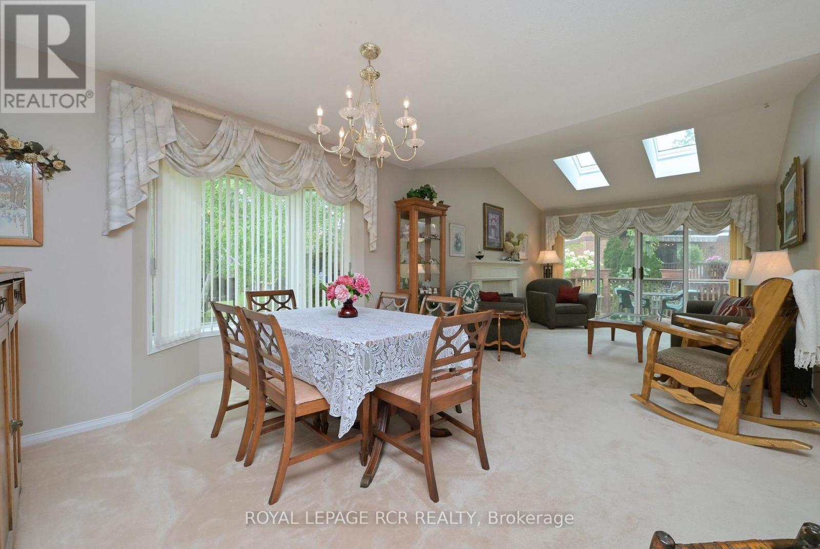 7 DELL ARBOR CRESCENT - 8