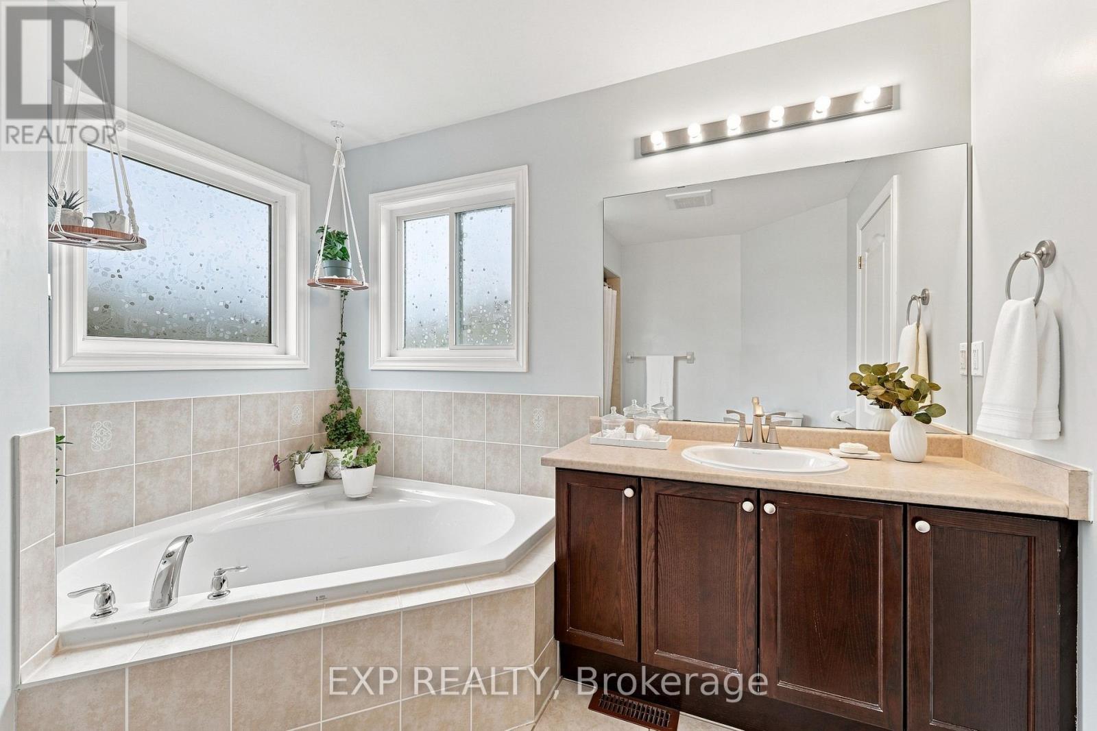 70 THORNLODGE DRIVE - Image 20