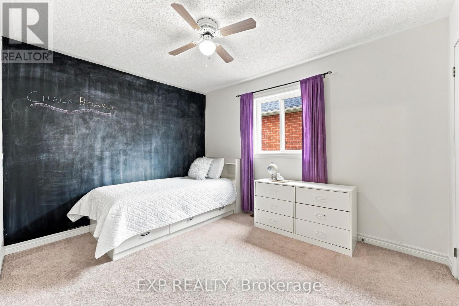 70 THORNLODGE DRIVE - 22