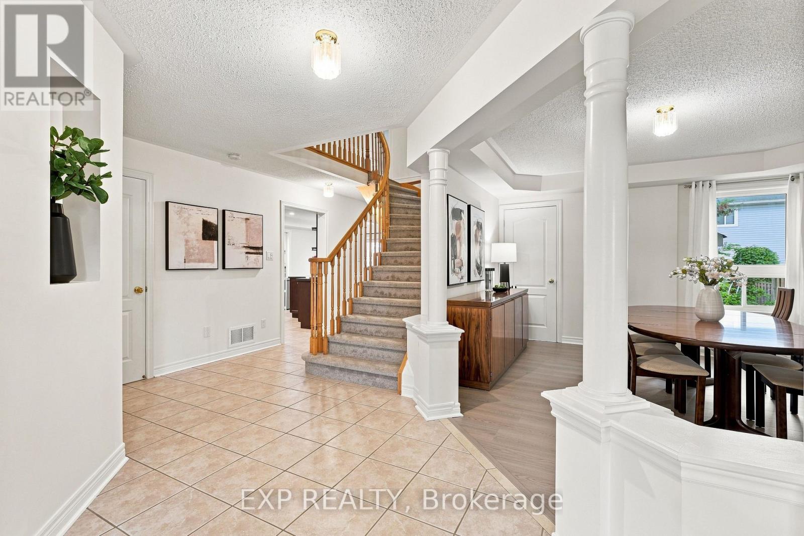 70 THORNLODGE DRIVE, Georgina (Keswick South) — photo 3