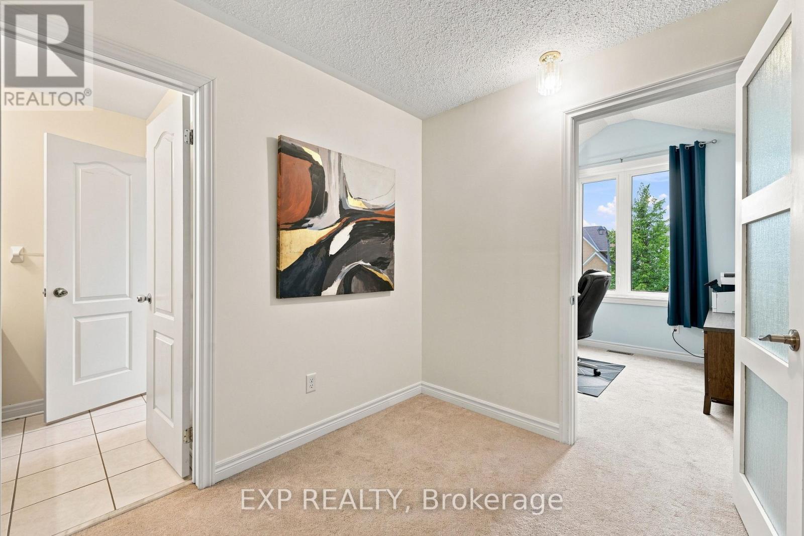 70 THORNLODGE DRIVE - 32