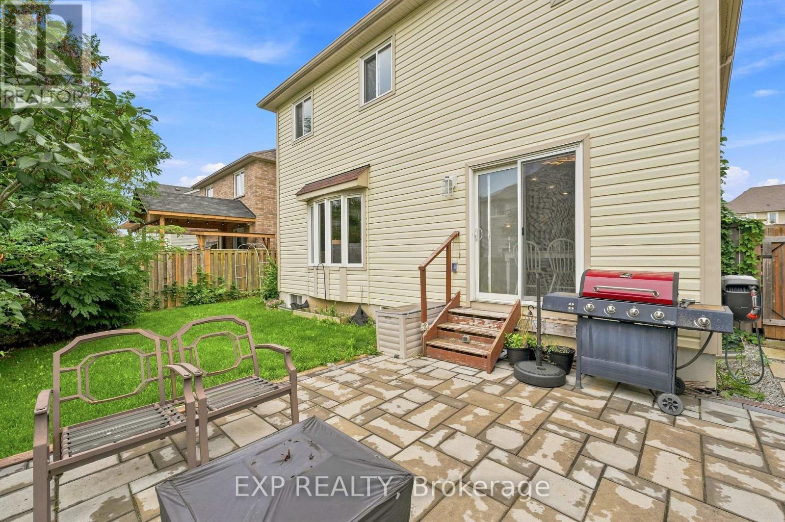 70 THORNLODGE DRIVE - 39
