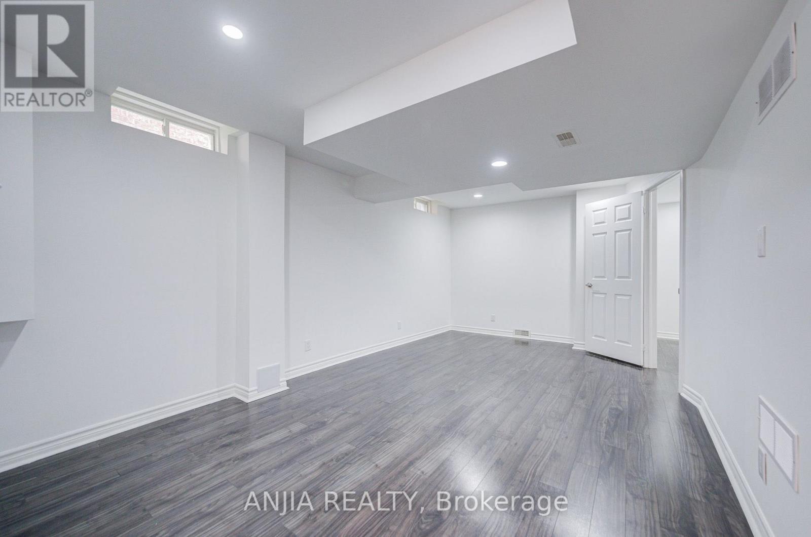 30 ELMEADE LANE - 32