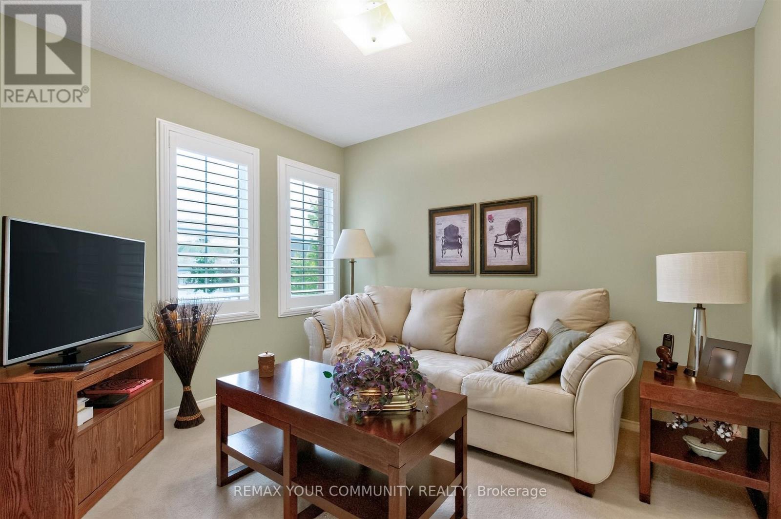 61 COZENS DRIVE - 15