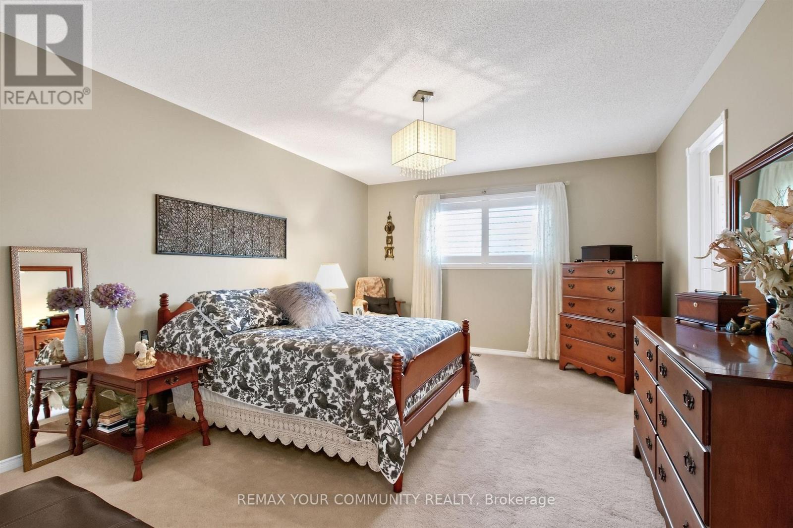 61 COZENS DRIVE - 16