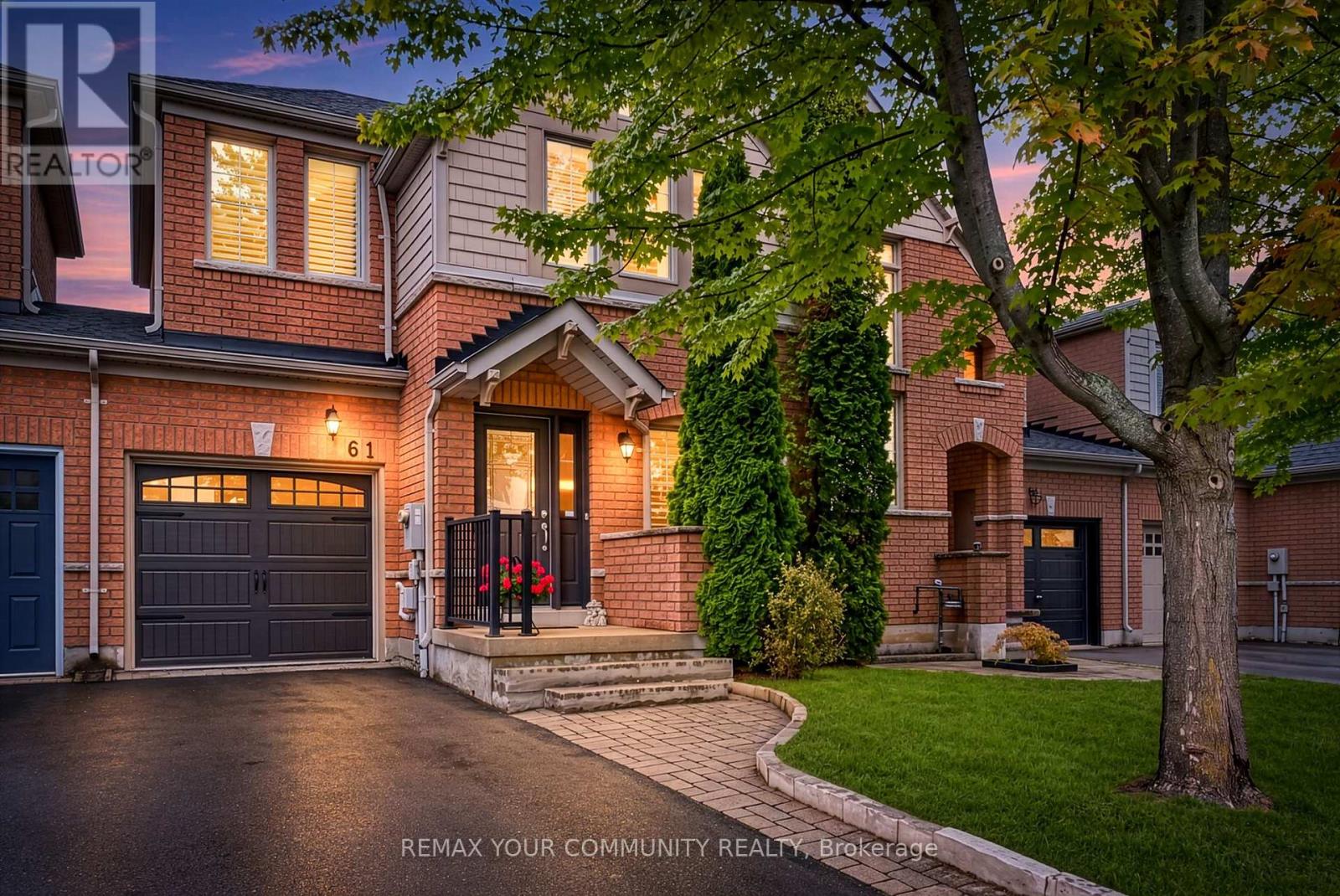 61 COZENS DRIVE - 2