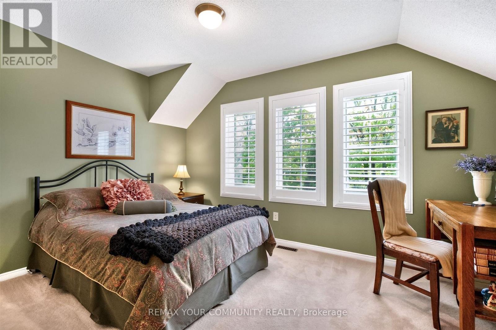 61 COZENS DRIVE - 21