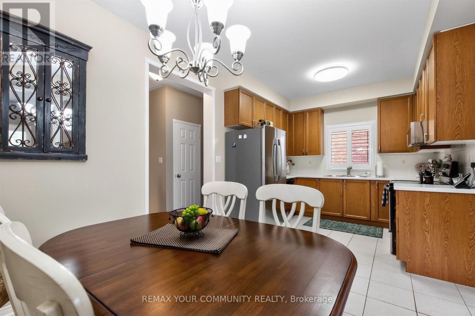 61 COZENS DRIVE - 9