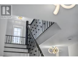 86 Beare Trail, Newmarket, ON L3X3B3 Photo 32