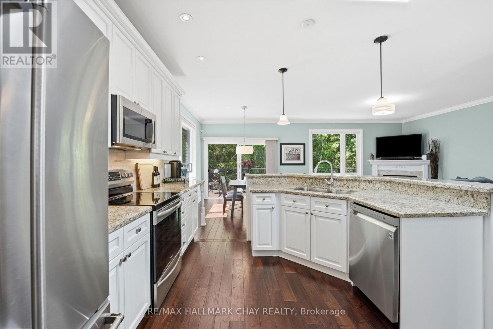 50 THICKETWOOD AVENUE, Barrie (Painswick South) — photo 4