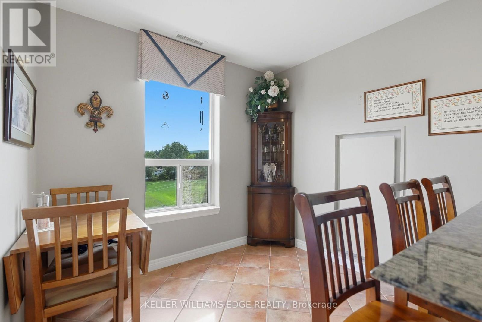 #613 2085 AMHERST HEIGHTS DRIVE - 16