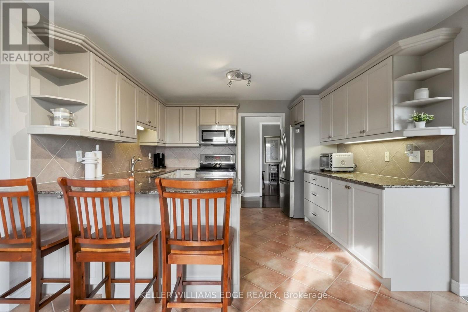 #613 2085 AMHERST HEIGHTS DRIVE - 18