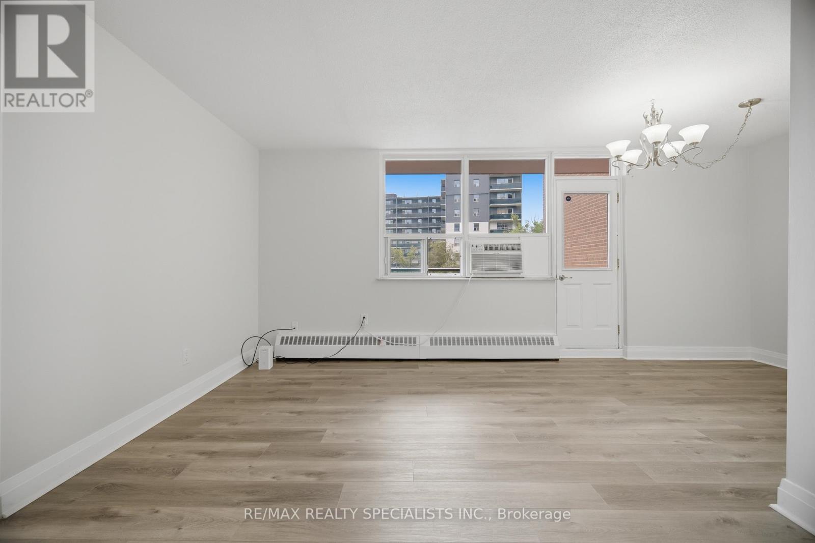 #403 3065 QUEEN FREDERICA DRIVE - 11