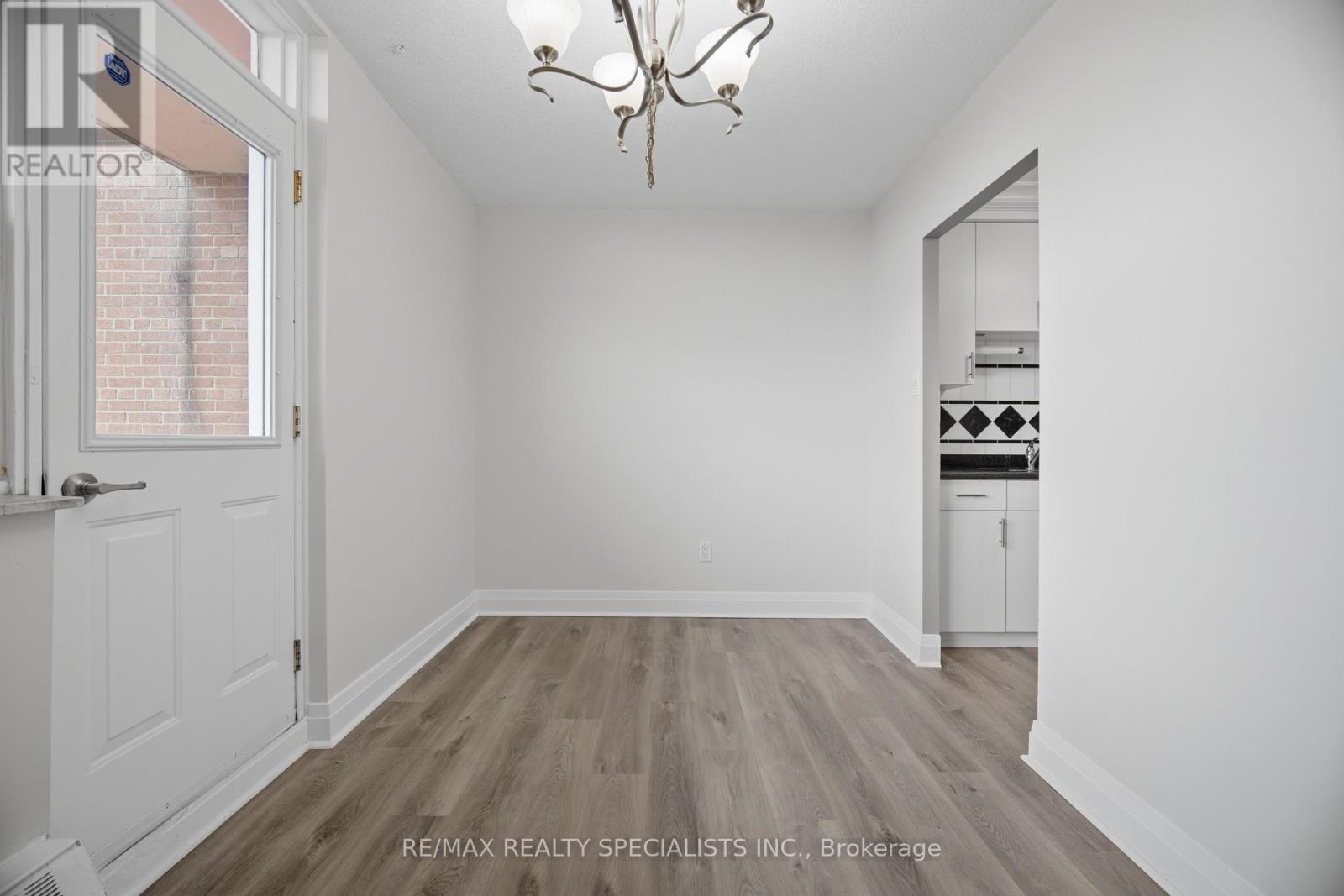 #403 3065 QUEEN FREDERICA DRIVE - 13