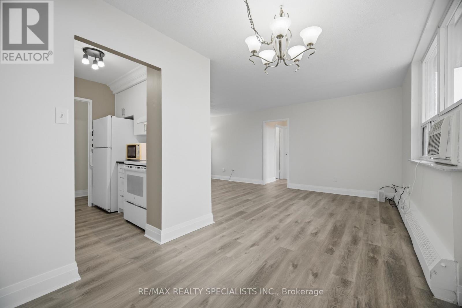 #403 3065 QUEEN FREDERICA DRIVE - 15