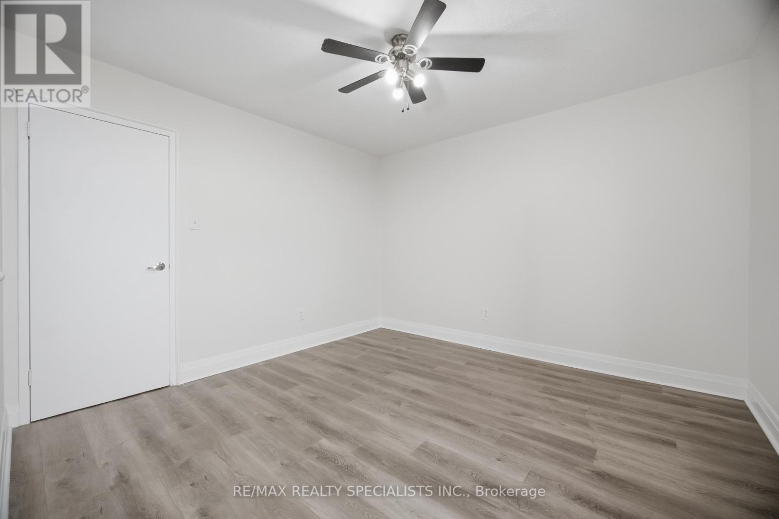 #403 3065 QUEEN FREDERICA DRIVE - 22