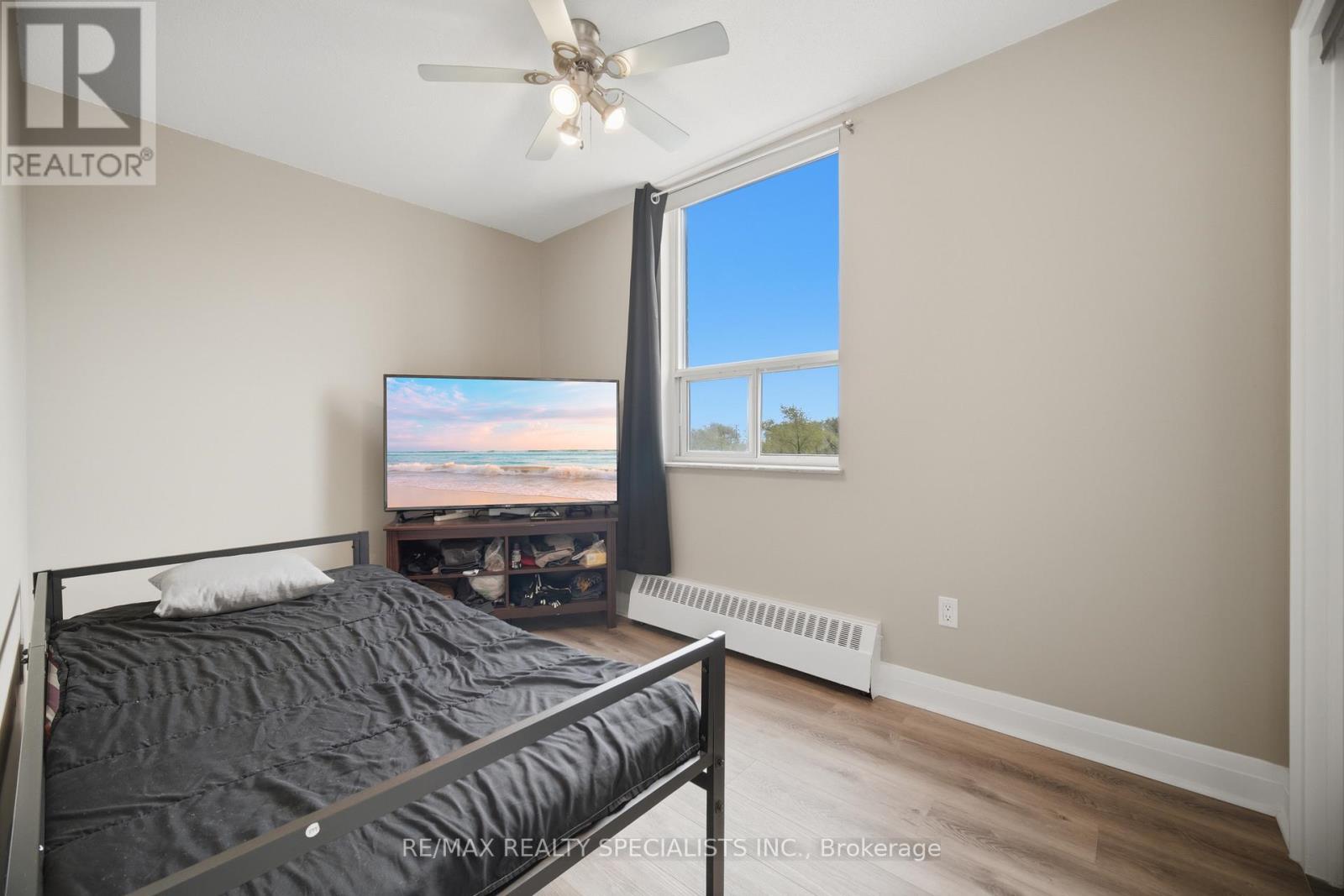 #403 3065 QUEEN FREDERICA DRIVE - 26
