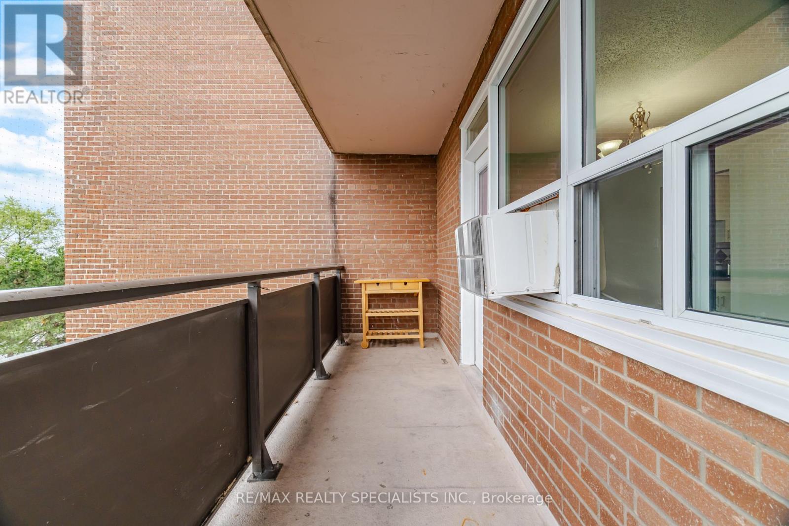 #403 3065 QUEEN FREDERICA DRIVE - 30