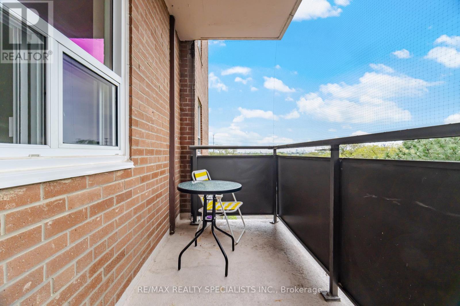 #403 3065 QUEEN FREDERICA DRIVE - 31