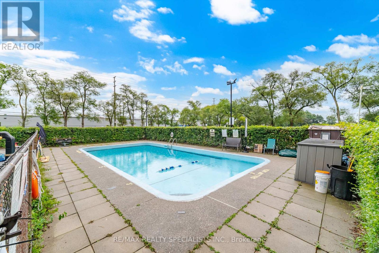 #403 3065 QUEEN FREDERICA DRIVE - 39
