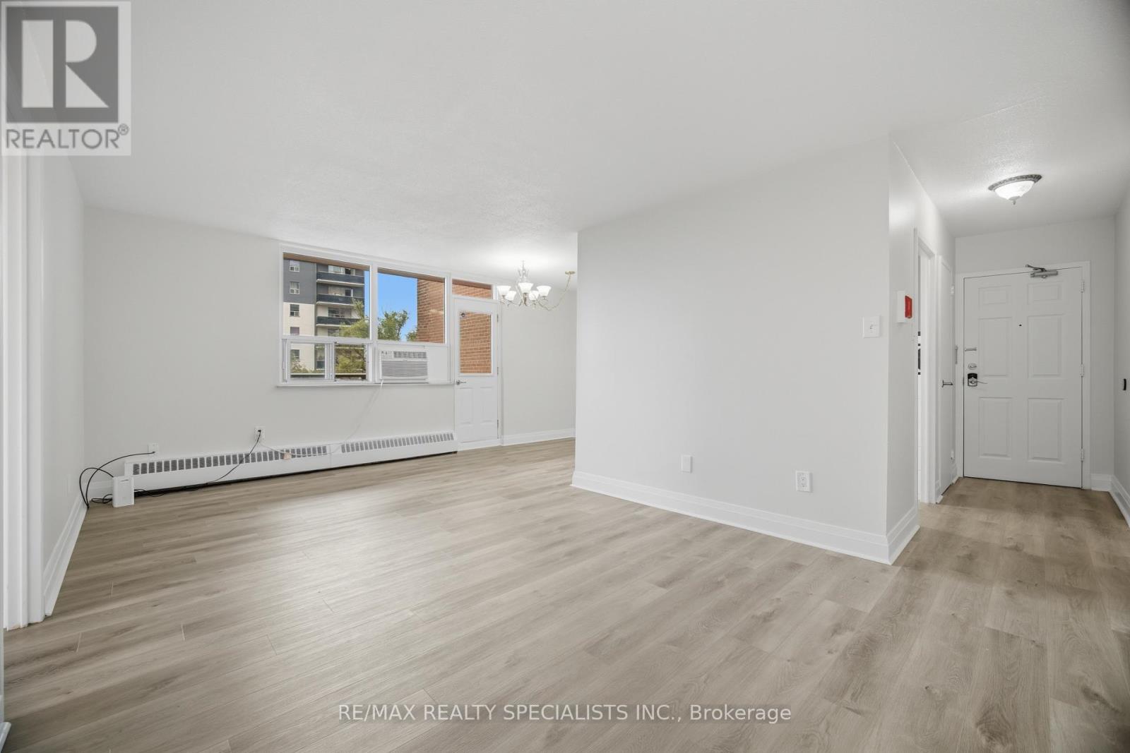 #403 3065 QUEEN FREDERICA DRIVE - 8
