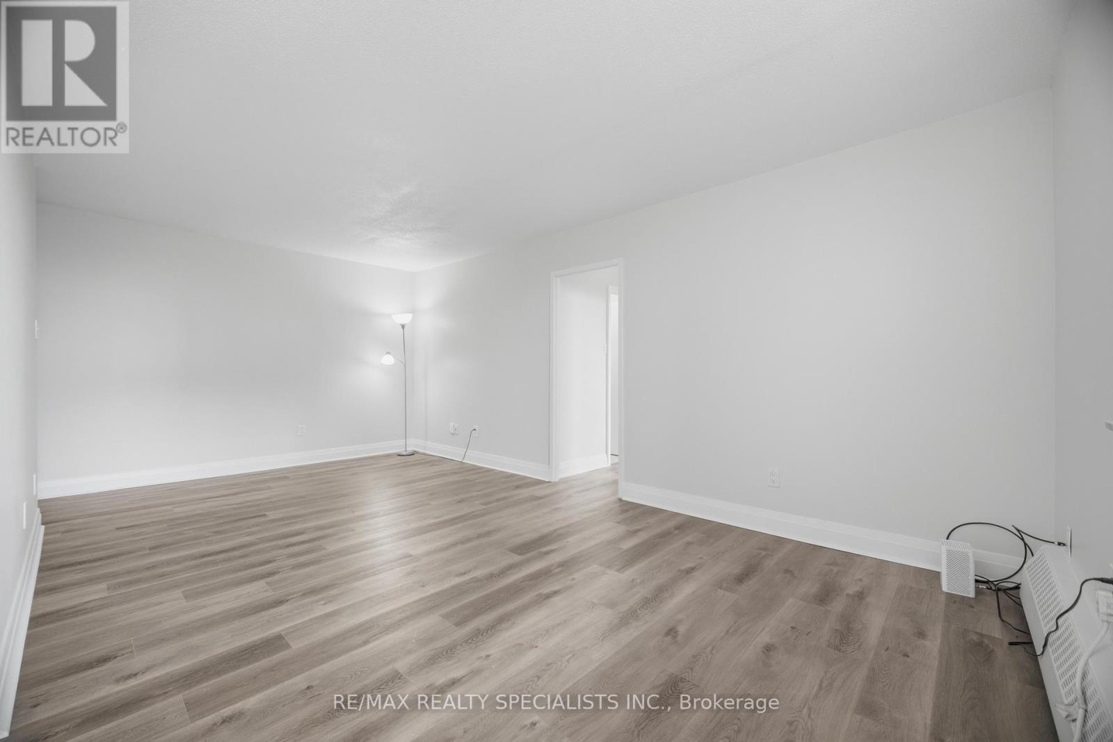 #403 3065 QUEEN FREDERICA DRIVE - 9