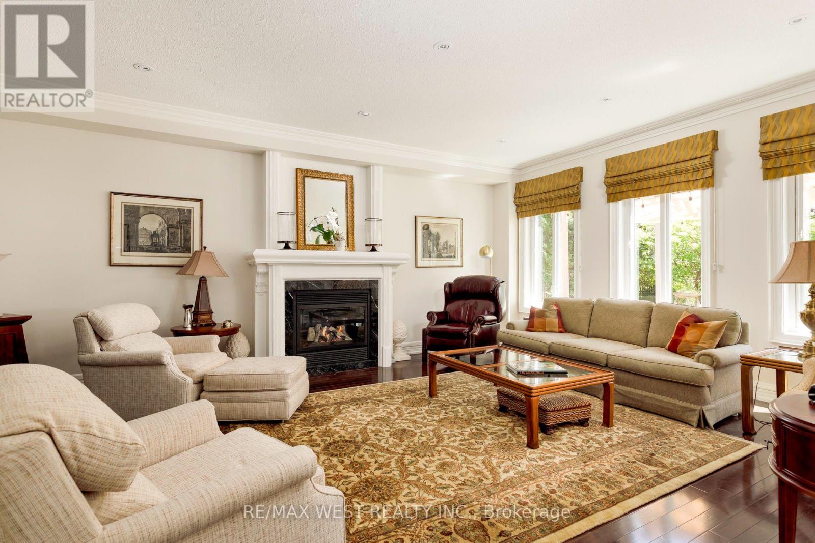 3338 FOX RUN CIRCLE - 19