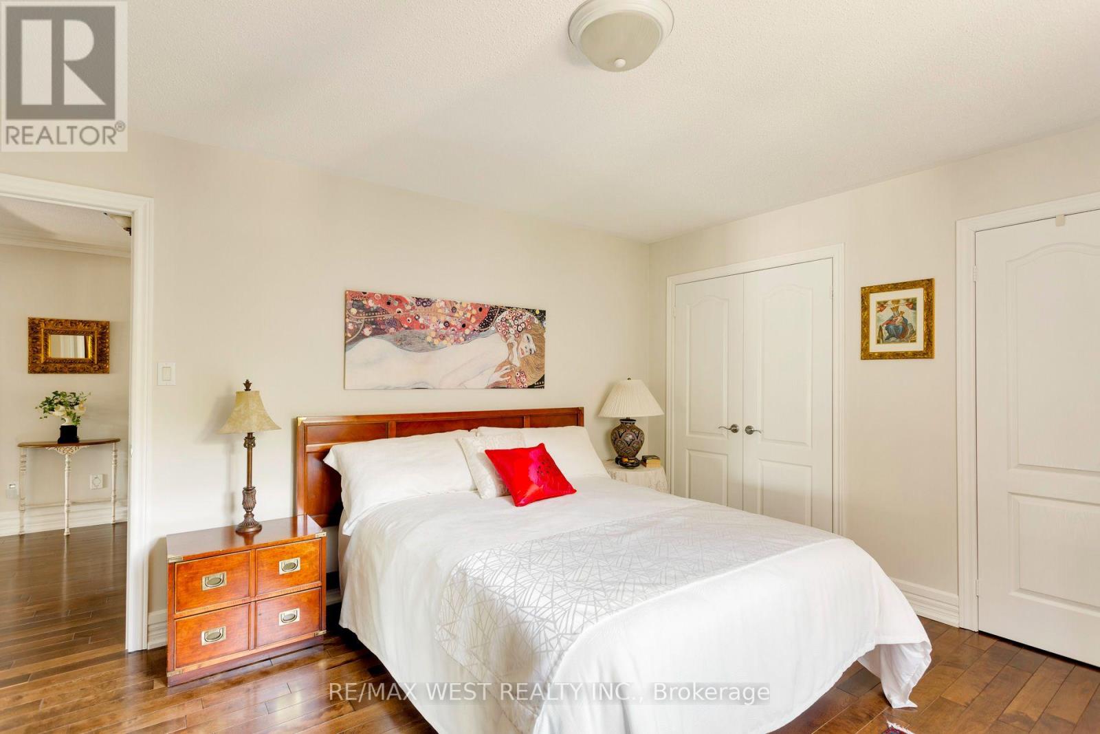 3338 FOX RUN CIRCLE - 34