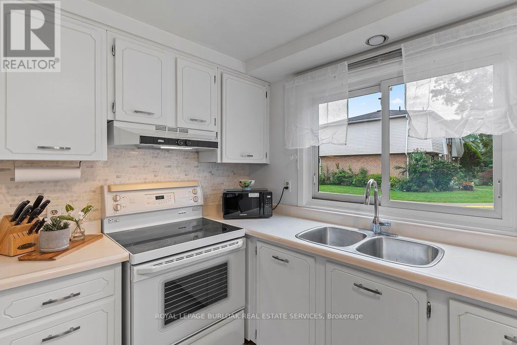 #43 151 GATESHEAD CRESCENT - 8